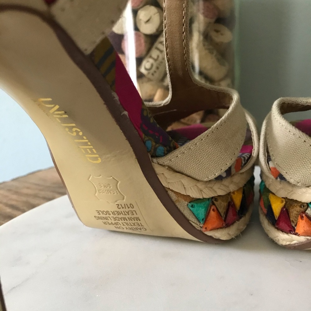 Shoes - Picture 7 of 8